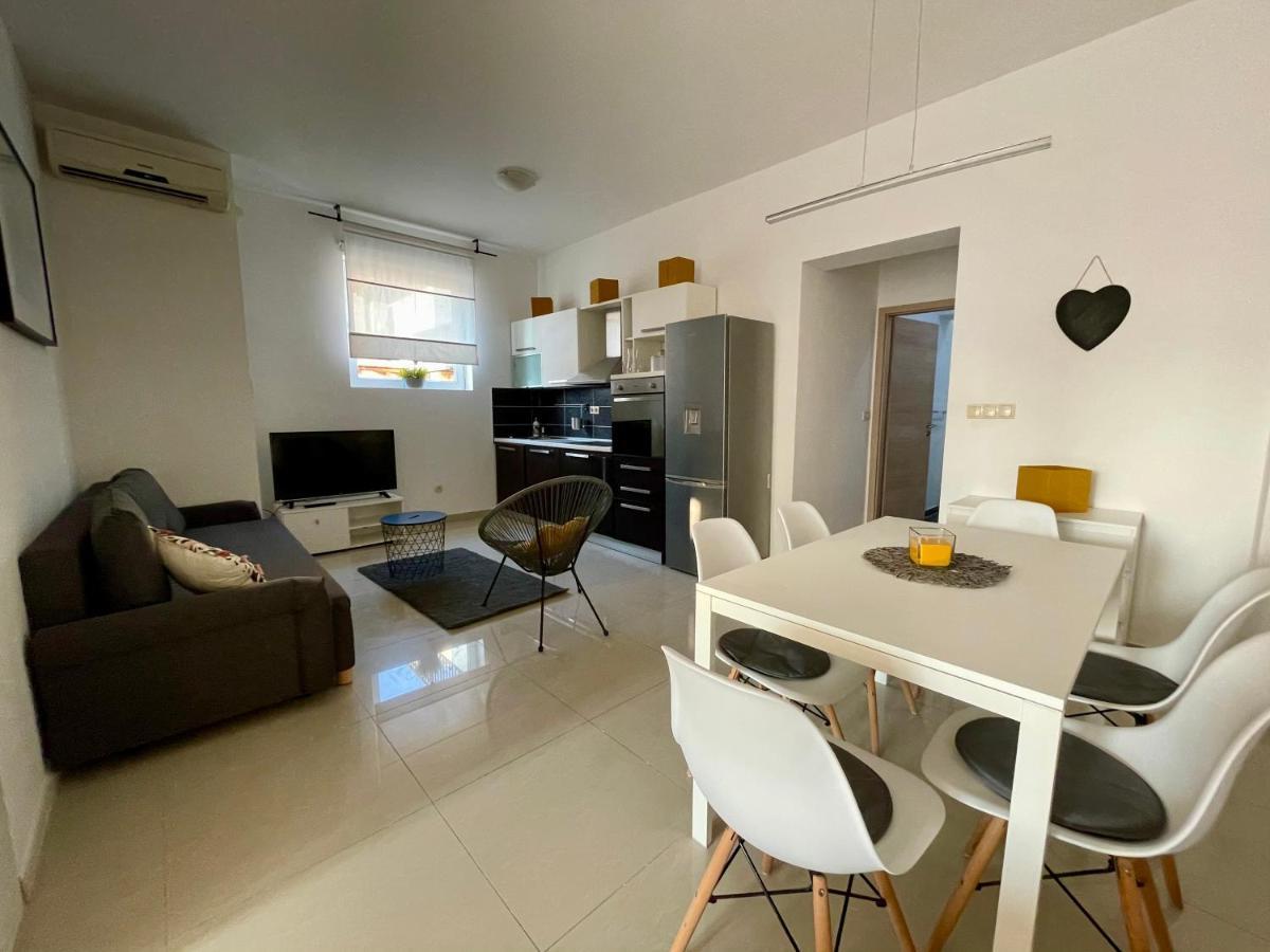 Apartments Luce Trogir Exterior photo